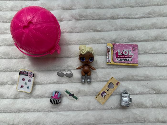LOL L.O.L. MGA Surprise Series 3 Confetti Pop Funky QT new Opened Please look at the pictures