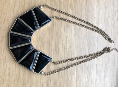 Statement necklace