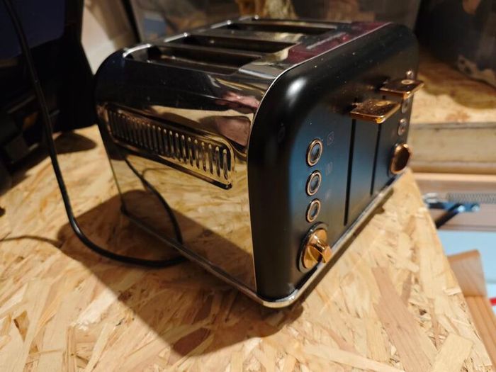 Morphy Richards Toaster