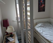 Bed of triple bunk