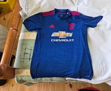 Manchester United Football Club Away Jersey 2016 to 2017 Medium Adult