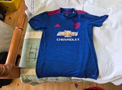 Manchester United Football Club Away Jersey 2016 to 2017 Medium Adult