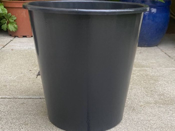Flower pots