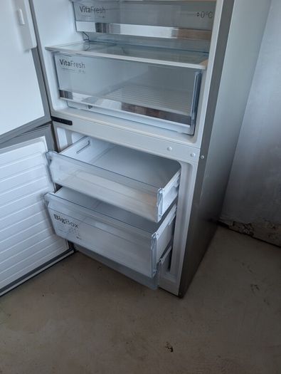 Huge Bosch Series 6 fridge-freezer