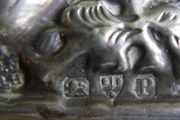 Antique Sterling  Silver hallmarked Repousse Clothes Brush 96,6g