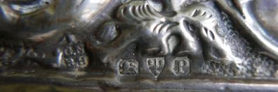 Antique Sterling  Silver hallmarked Repousse Clothes Brush 96,6g