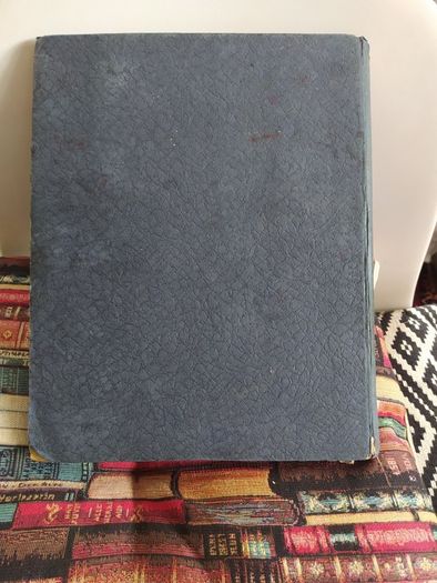 Old postcard album with 80 cards from 1914 to 1955,plus 10 miniature photos of New York,5 old John Hinde,postcards,3 old Iraqui postcards