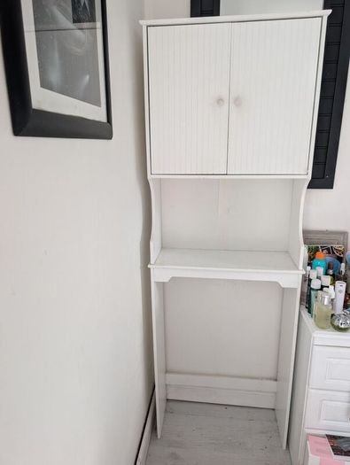 Small bedside locker and long overhead press