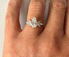 Brand new 18k diamond ring