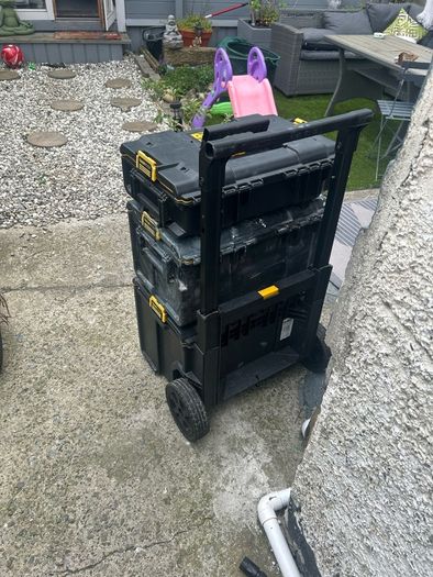 de walt tool box