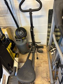 Manual rowing machine.