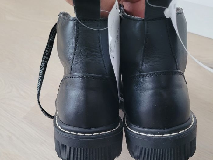 Girls black real leather boots. Size 34EUR/ 2UK. New