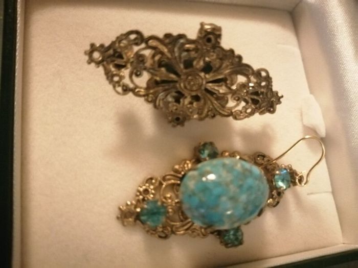 Vintage Czech filigree drop earrings magnificent stones