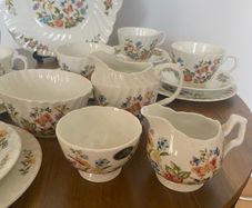 Tea Set Ansley Garden Pattern 21 piece, plus 2 jugs, 2 sugar bowls