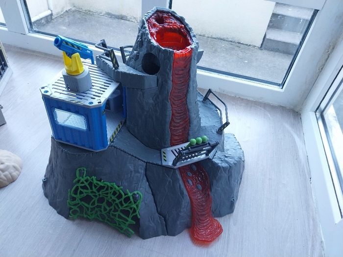 Schleigh dinosaur research lab and volcano
