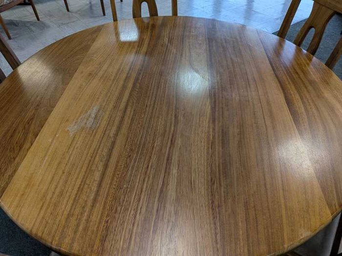 Dining Table and 5 Chairs