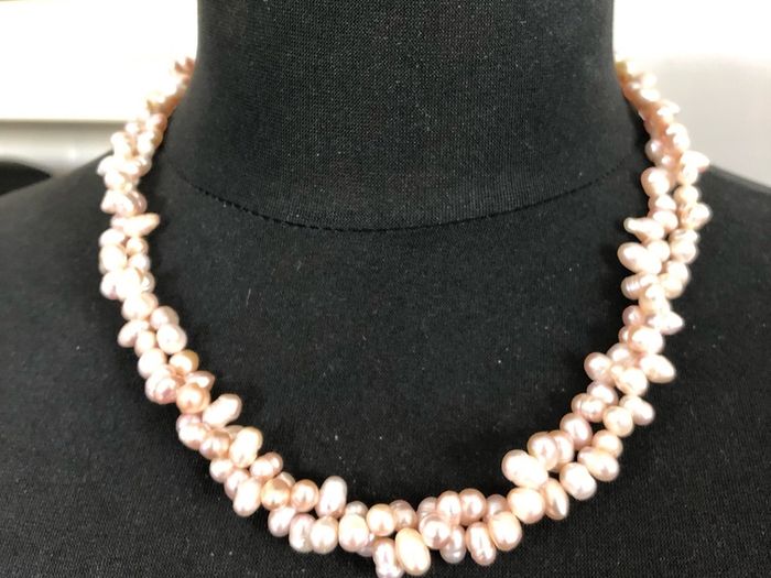 pearl necklace