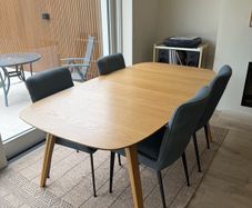 BoConcept Hauge Extendable Dining Table Oak Veneer