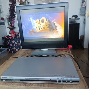 Roadstar DVD player (model DVD2200K) with karaoke function