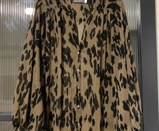 Mint Velvet blouse size M