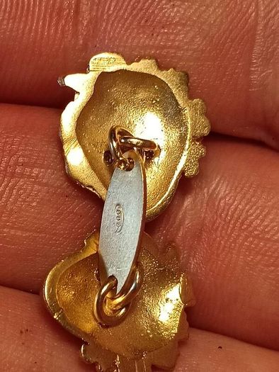A Stunning pair of Mid Nineteenth Century Gilt Silver Cufflinks with Diamond Eyes