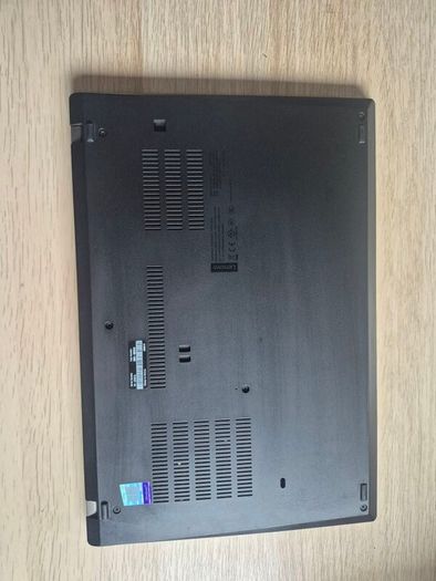 Lenovo Thinkpad T490, i5 8th gen,8gb ram, 256 ssd, windows 11, 14"QHD Screen,