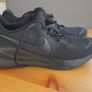 Nike relovution Image 2