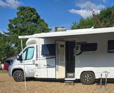 2019 Majestic 254 Motorhome ( Only 9900 miles)