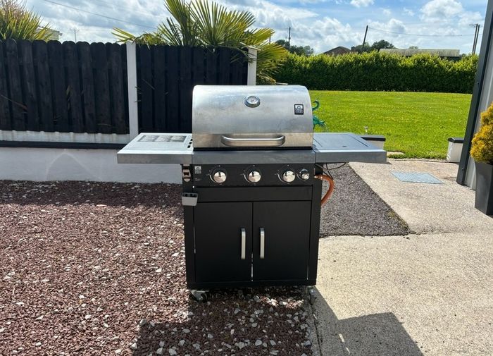Chef Grill Gas BBQ With Side Burner and Accessories
