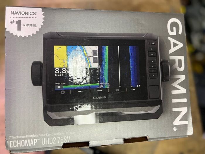 Fish finder Garmin ECHOMAP UHD2 75sv