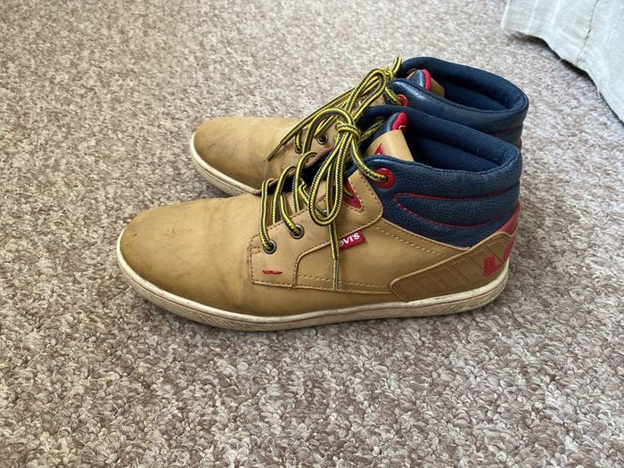 Levi's shoes