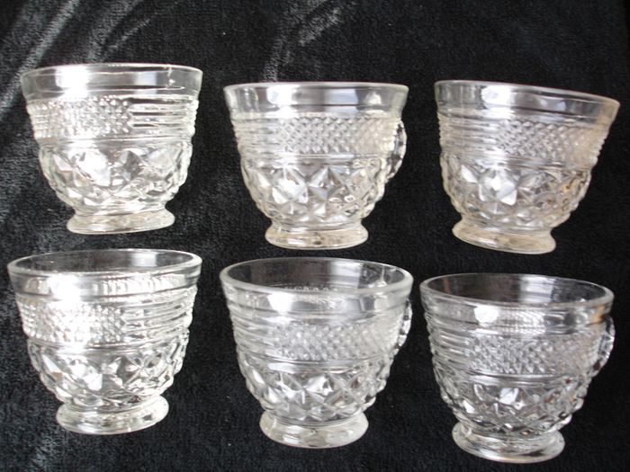 6 Vintage Pressed Glass  Wexford Punch Cups by Anchor Glass Co. USA.