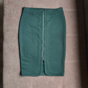Green Pencil skirt size 8