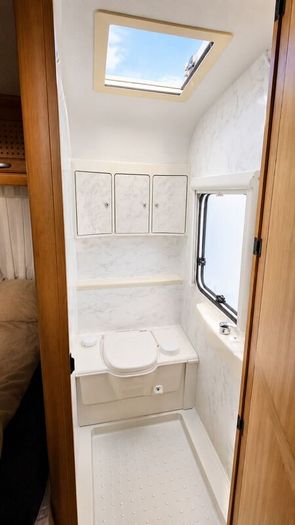 LMC Mnsterland Dominant 655D 6-Berth Twin Axle