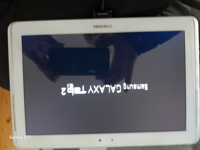 Samsung Galaxy Tab 2, Model GT-P5110, White, Comes with charging Cable, Pin Locked, for parts or repair
