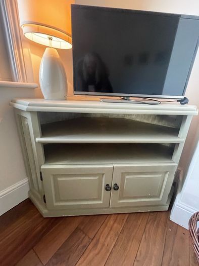 corner pine tv stand