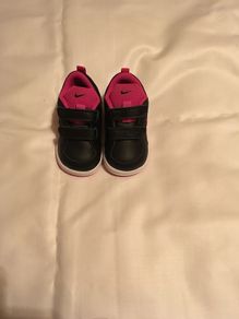 Nike Trainers, size EU-19,5. UK-3,5