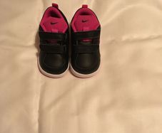 Nike Trainers, size EU-19,5. UK-3,5
