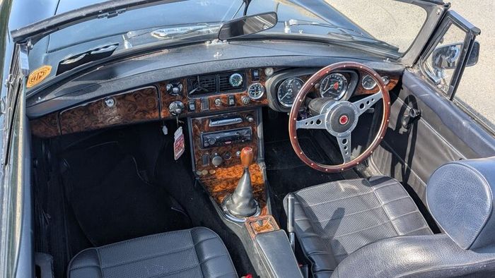 MGB  Coupe - 1973 (Black)