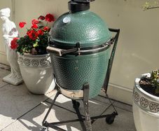 Big Green Egg Medium BBQ Excellent Condition