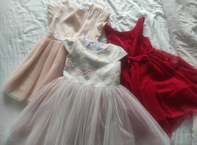 3 beautiful dresses size 104cm