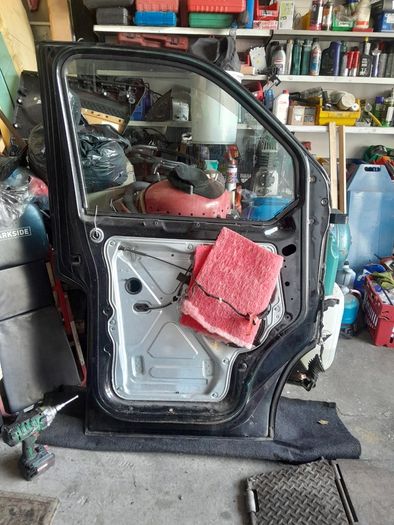 Wv T5 Sliding door  2007 with sliding window  black in coloure
