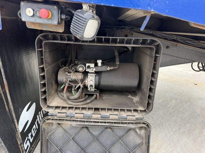Volvo Fm 420 8x2 Beavertail Rearlift