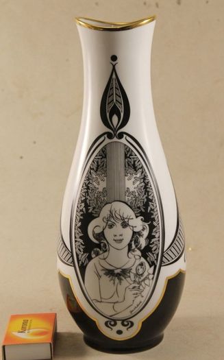 Rare signed beautiful Jurcsak vase