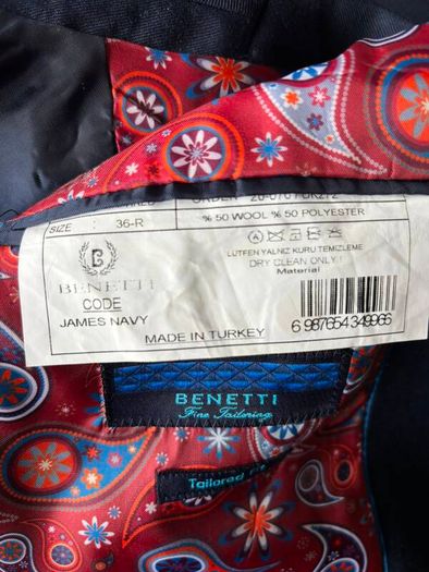 Bennetti Navy Three-Piece Suit (36R / 32R)