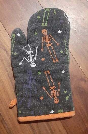 Halloween oven gloves