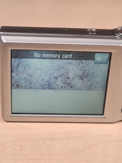 Canon Ixus 185 Digital Camera 20mp Mega Pixels Boxed With Charger And Memory Card Like New