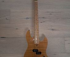 Sire Marcus Miller U5 short with maple neck
