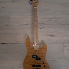 Sire Marcus Miller U5 short with maple neck