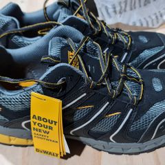 New DeWalt workshoes.